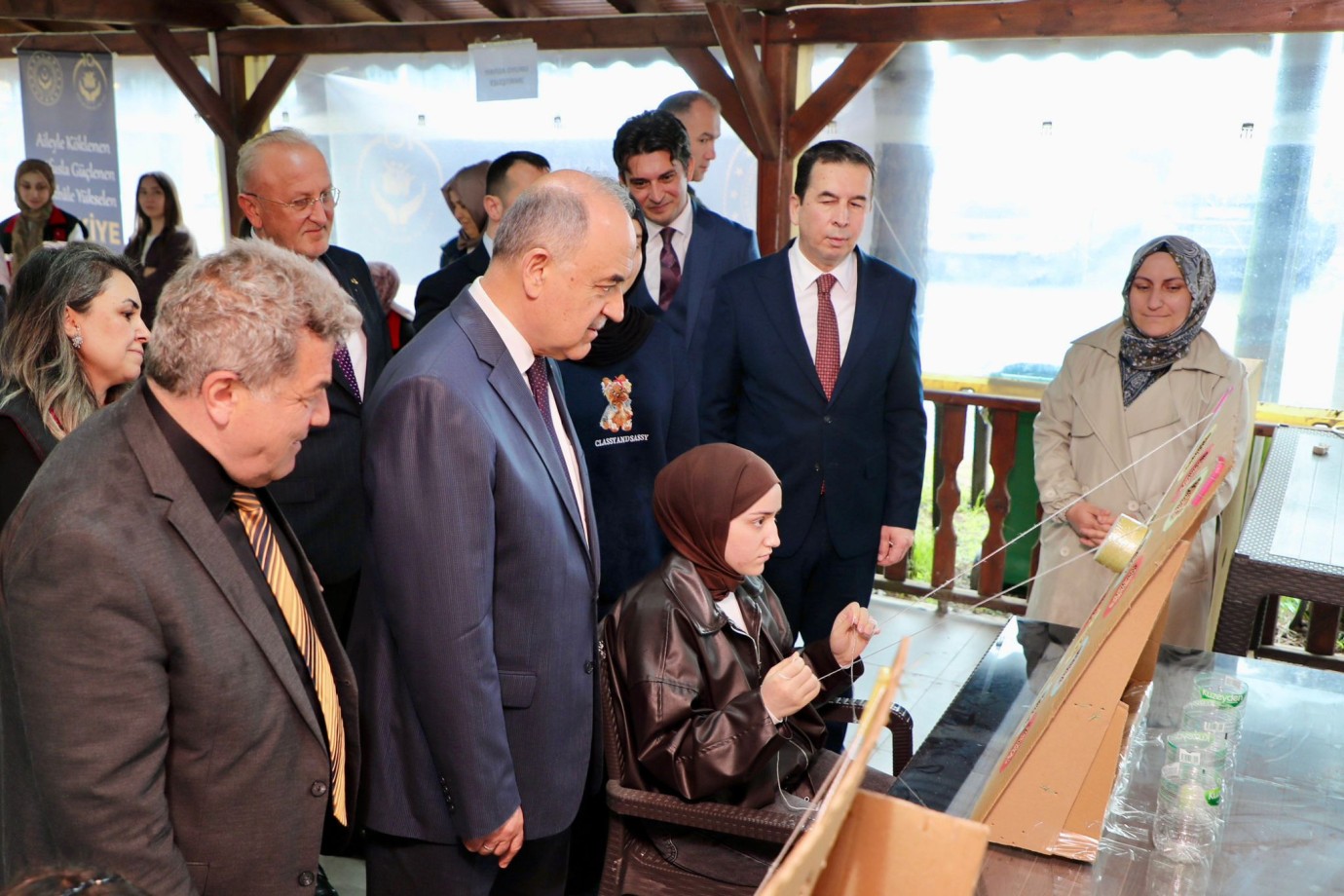 VALİ EROL DİJİTAL DETOKS KAMPI’NDA AİLELERLE BULUŞTU