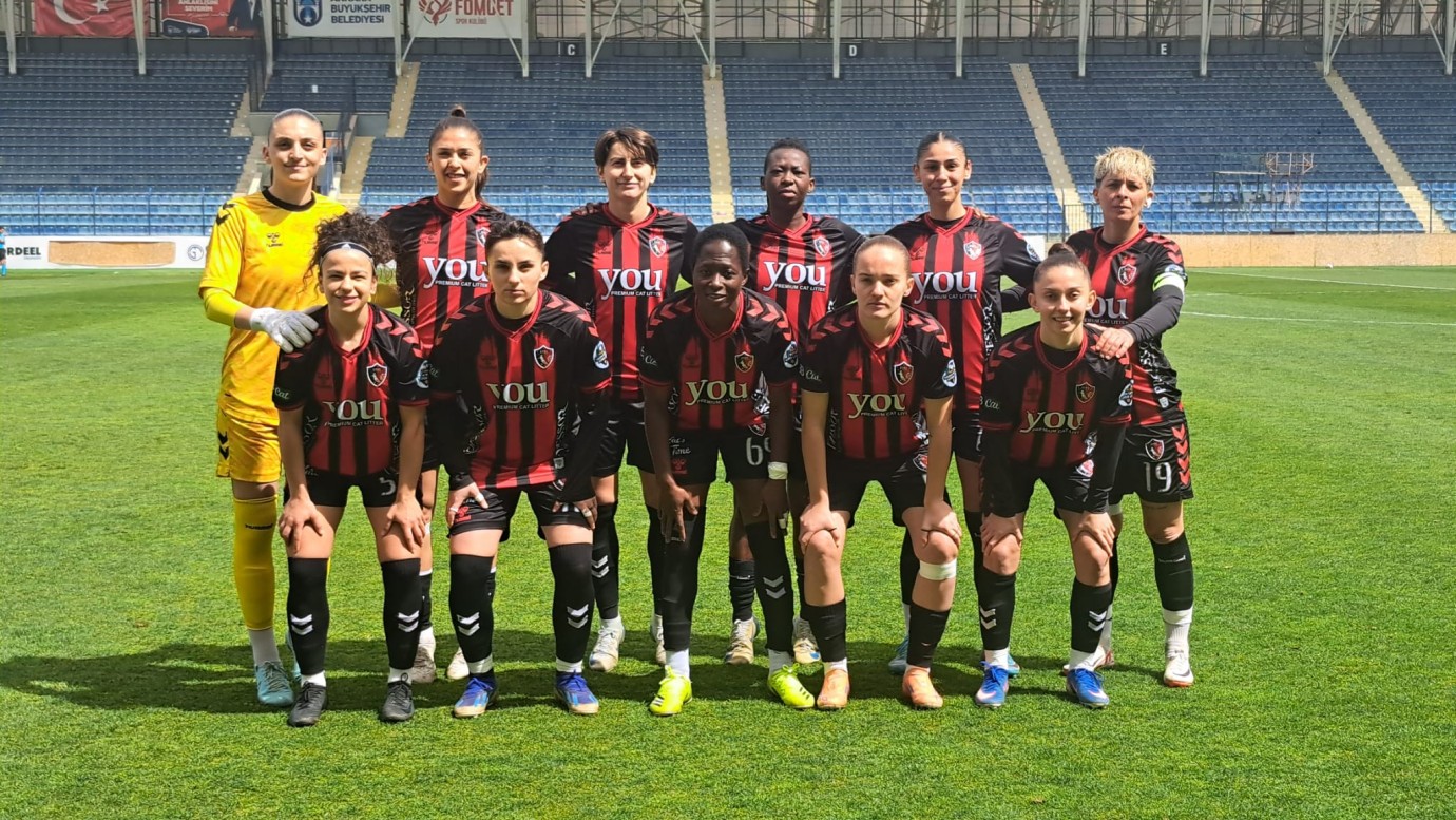 ÜNYE KADIN FK, GİRESUN SANAYİ SK MAÇINA GALİBİYET PAROLASIYLA ÇIKIYOR