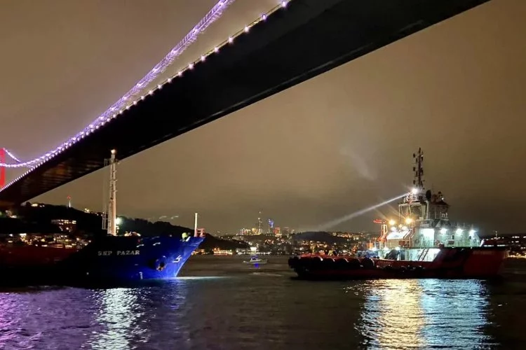 İstanbul Boğazında İki Gemi Çarpıştı!