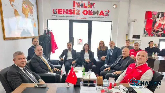 AK PARTİ HEYETİNDEN TÜRK KIZILAY ÜNYE ŞUBESİ’NE NEZAKET ZİYARETİ