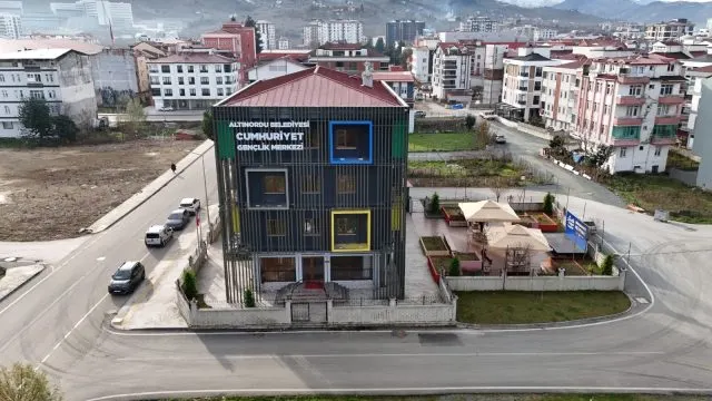 Cumhuriyet Gençlik Merkezi’nde YKS’ye Hazırlanan 48 Öğrenci Üniversiteli Oldu